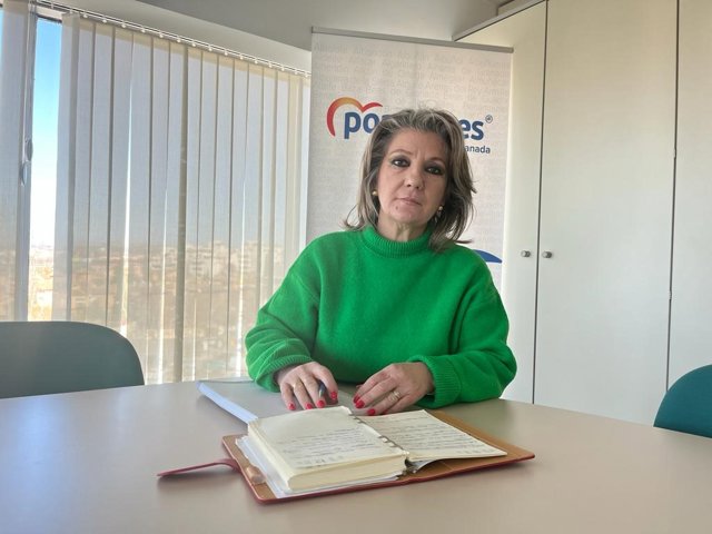 Archivo - Carmen Reyes, en imagen de archivo en la Diputación de Granada