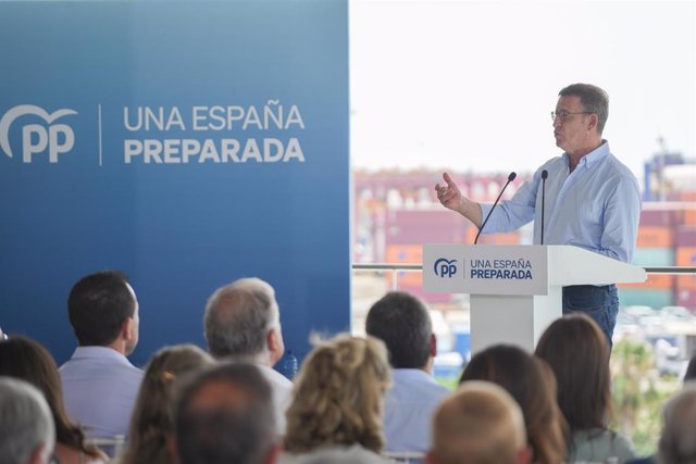 El presidente del Partido Popular, Alberto Núñez Feijóo, clausura un acto sectorial en Valencia sobre sanidad, a 27 de junio de 2023, en Valencia, Comunidad Valenciana (España). Durante el evento, hay una mesa redonda sobre salud mental y enfermedades rar