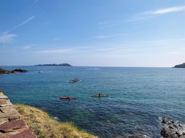 Archivo - Aguas de Mundaka (Bizkaia)  en día soleado