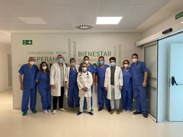 Equipo de la UCI del Hospital de Linares.