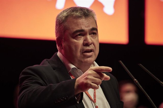 Archivo - El secretario de Organización del PSOE y candidato por Navarra al Congreso, Santos Cerdán.