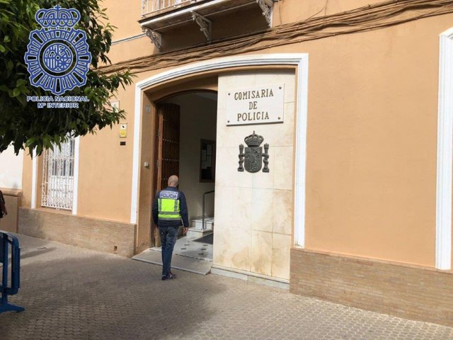 Archivo - Sevilla.-Sucesos.-Detienen a un vecino de Morón por supuestos malos tratos y acuerdan un centro de acogida para su hijo