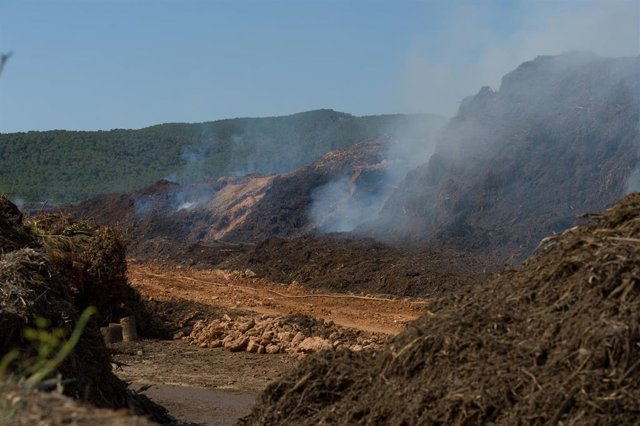 Incendio de la planta de biomasa de Sant Rafel, a 27 de junio de 2023, en Ibiza