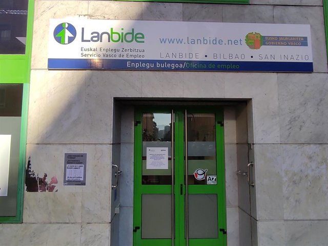 Archivo - Oficina de Lanbide en Bilbao