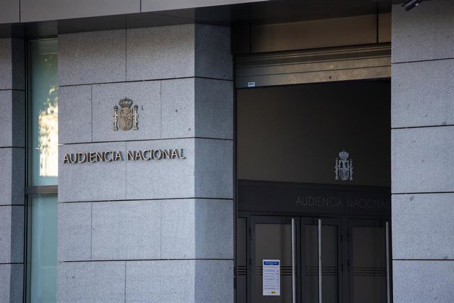 Archivo - Entrada a la Audiencia Nacional en el momento en el que dos miembros del ente público ICM han sido testigos sobre la supuesta financiación ilegal del PP madrileño en ‘Púnica’, a 7 de octubre de 2021, en Madrid, (España). 
