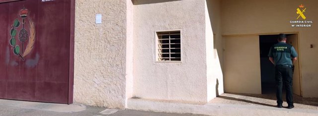 Agentes de la Guardia CIvil en el interior de la prisión