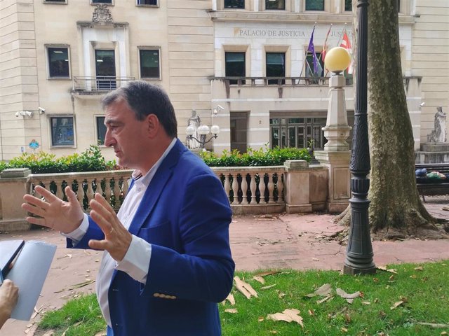 El cabeza de lista del PNV al Congreso de los Diputados, Aitor Esteban, en Bilbao.