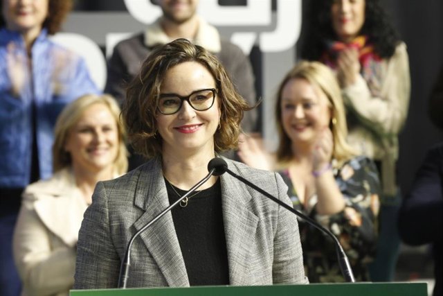 Archivo - La candidata del PNV a la diputada general de Bizkaia, Elixabete Etxanobe