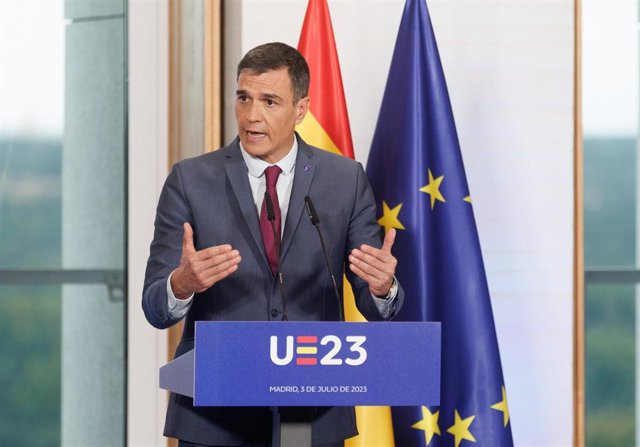 El presidente del Gobierno, Pedro Sánchez, durante una rueda de prensa posterior a la reunión plenaria del Gobierno de España y del Colegio de Comisarios, en la Galería de Colecciones Reales,  a 3 de julio de 2023, en Madrid (España). España ha accedido, 