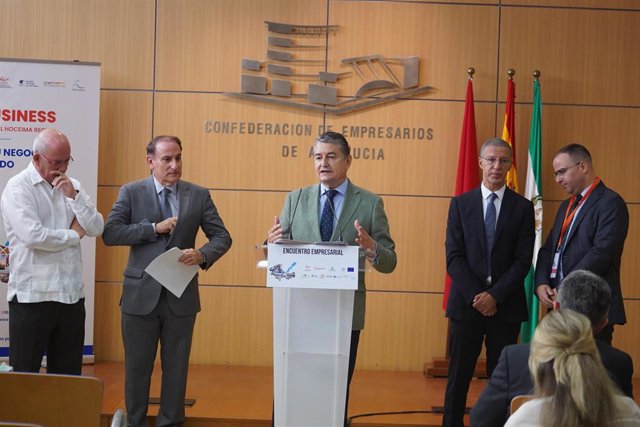 El consejero de la Presidencia, Antonio Sanz, este jueves en la sede de la Confederación de Empresarios de Andalucía (CEA) en el encuentro empresarial 'Inversión en la región de Tánger-Tetuán-Alhucema: Una región en la encrucijada de carreteras globales'.