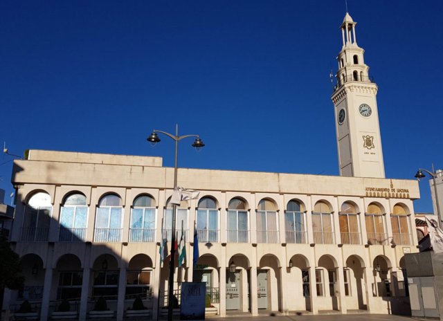 Archivo - Fachada del Ayuntamiento de Lucena.