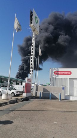 Incendio en el polígono La Red