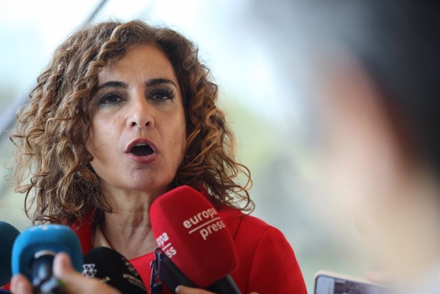 Archivo - La ministra d'Hisenda i sots-secretària general del PSOE, María Jesús Montero