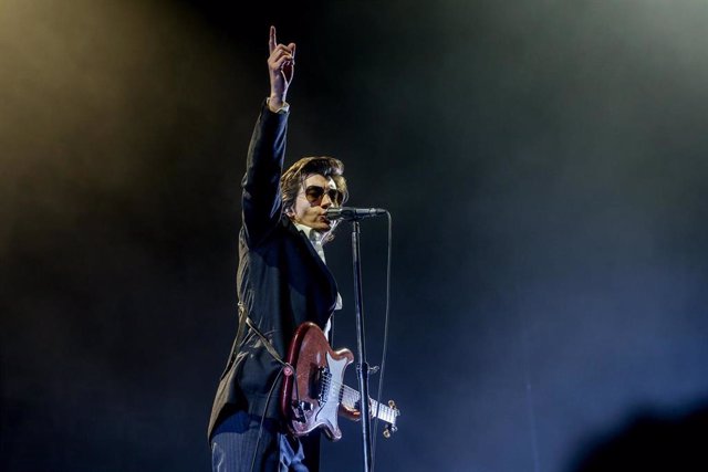 El grupo Arctic Monkeys durante una actuación en el WiZink Center, a 10 de julio de 2023, en Madrid (España).