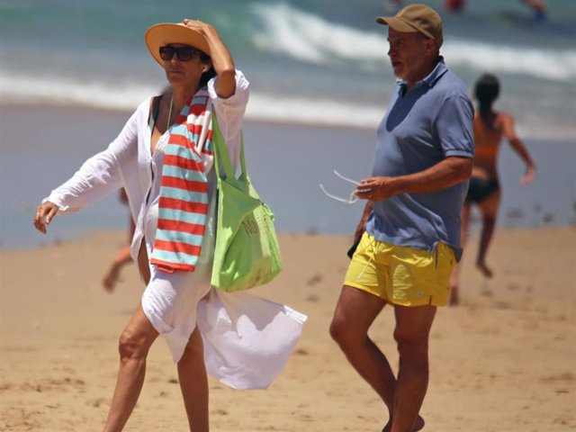 Paz Padilla y su novio, Fran Medina, disfrutan de sus vacaciones en las payas de Cádiz