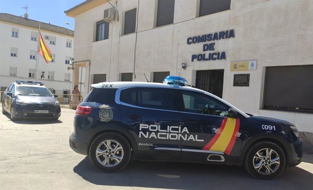 Archivo - Vehículo de la Policía Nacional.