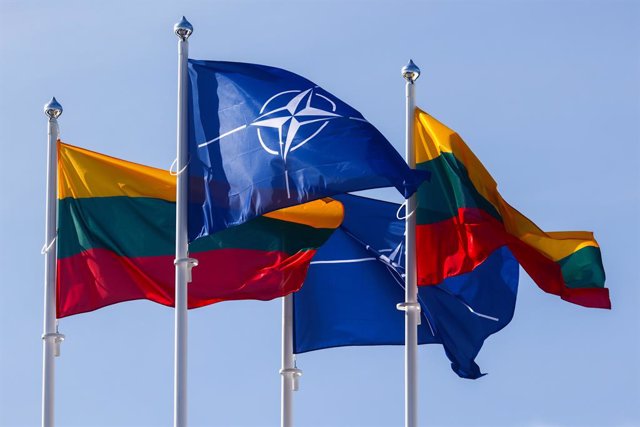 Imatge d'arxiu de banderes de l'OTAN