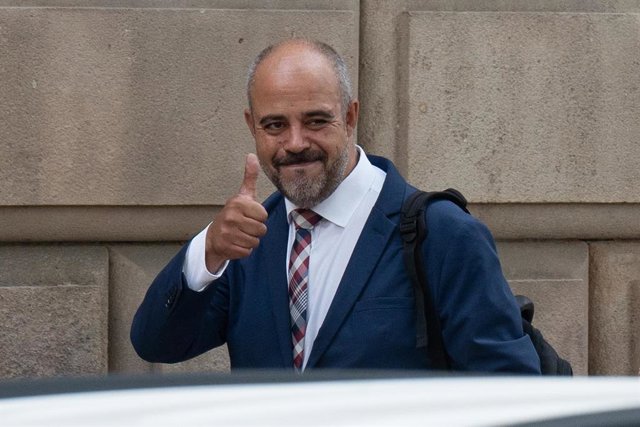 El exconseller de Interior de la Generalitat de Catalunya Miquel Buch a su llegada a un juicio en la Audiencia de Barcelona, a 28 de junio de 2023, en Barcelona, Catalunya (España). 