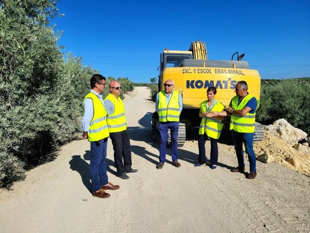Visita a las obras del camino rural  Silleta-Perdigones