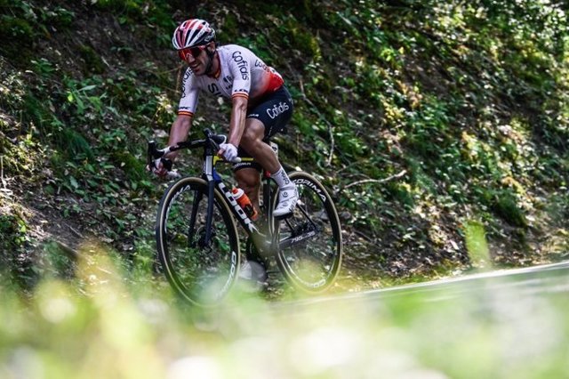 Spanish cyclist Ion Izaguirre Insausti of Cofidis celebrates as he crosses the finish line to win the 12th stage of the 110th edition of the Tour de France.