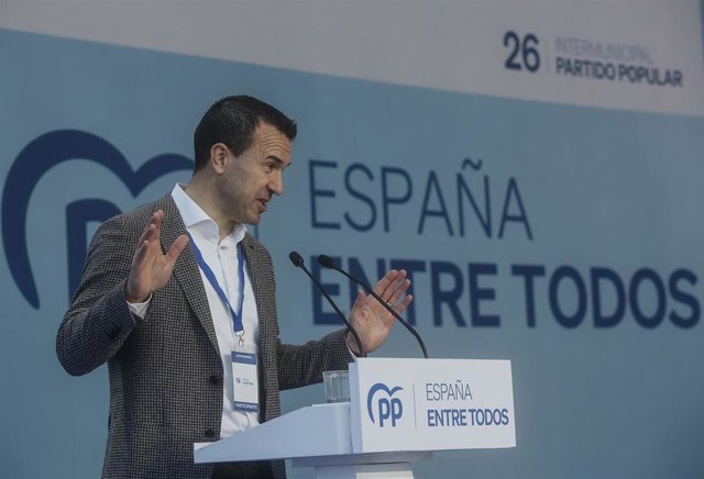 Archivo - El presidente del PP en la provincia de Valencia, Vicente Mompó