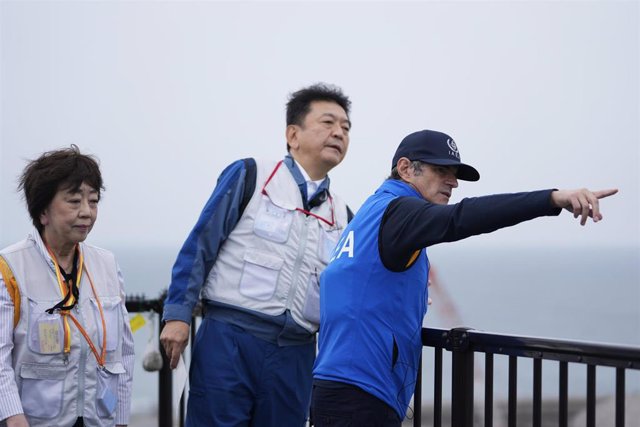 El director general de la OIEA, Rafael Mariano Grossi, visita la central de Fukushima 