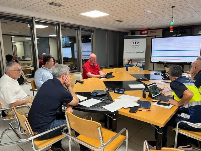 Reunión de coordinación por el incendio en La Palma