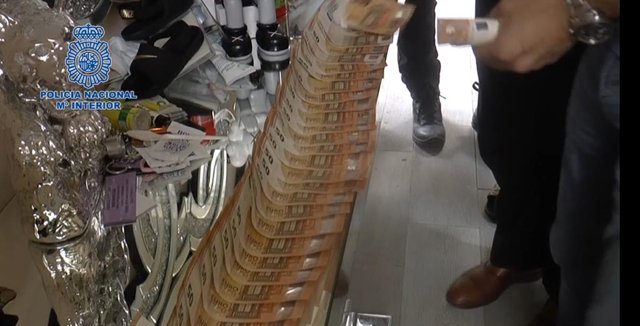 'Operación Pousada', Desarrollada En Dos Hermanas (Sevilla) Contra El Mayor Estafador De Datos Bancarios Y Personales, Con Más De 15.000 Registros.