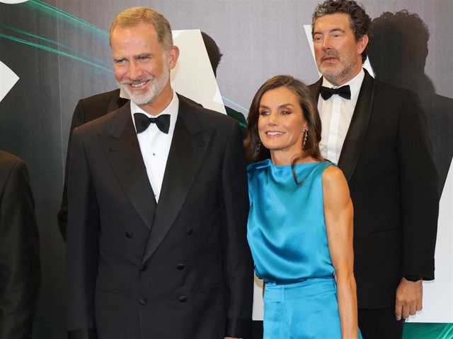 LOS REYES FELIPE Y LETIZIA PRESIDEN LOS PREMIOS MARIANO DE CAVIA 2023