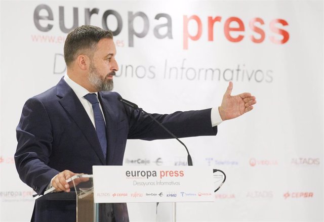 El presidente de VOX y candidato a las elecciones generales, Santiago Abascal, interviene durante un desayuno informativo de Europa Press