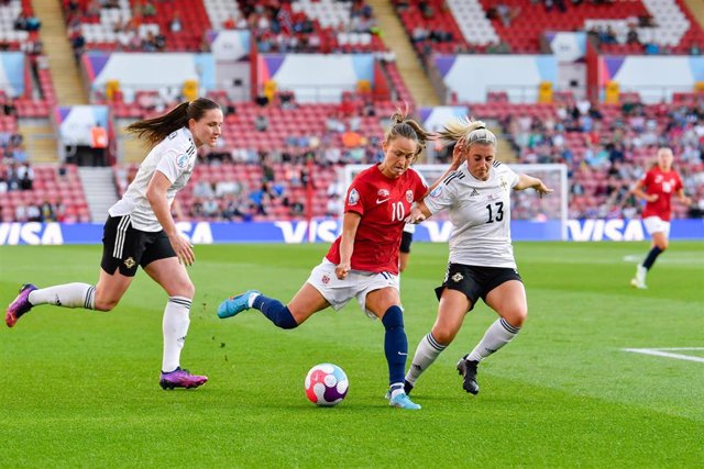 Archivo - Caroline Graham Hansen durante un partido de Noruega en la EURO 2022