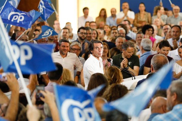 Feijóo participa en un acto de campaña del PP en Murcia