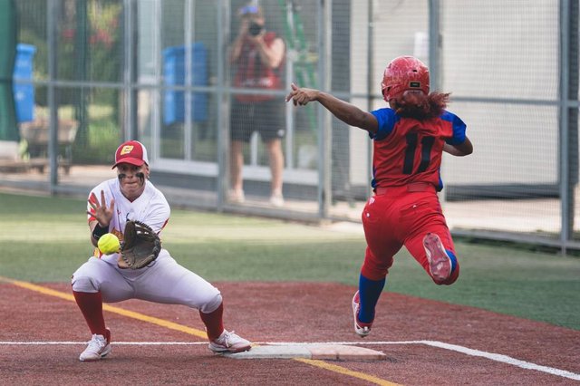 España planta cara a Cuba pero encaja su primera derrota en la Copa del Mundo