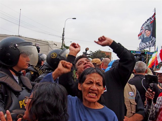 Manifestantes peruanos durante la tercera 'Toma de Lima' contra la presidenta Dina Boluarte