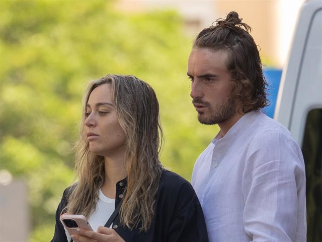 Paula Badosa y Stefanos Tsitsipas pasean por las Calles de Madrid a 14 de Julio de 2023 en Madrid (España).