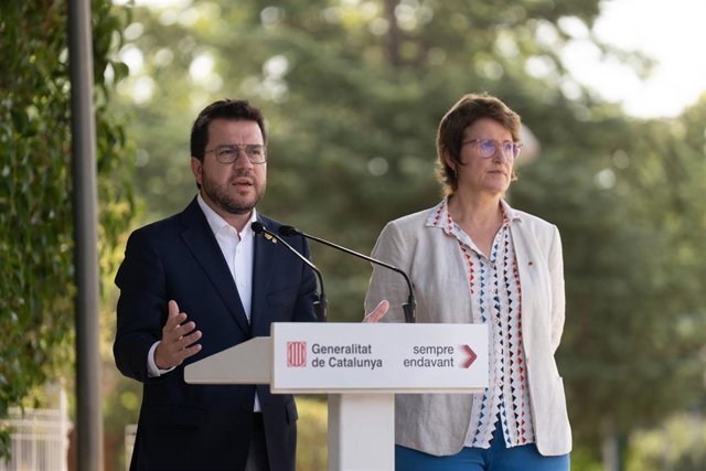 El presidente Pere Aragonès y la consellera Anna Simó en Rubí (Barcelona)