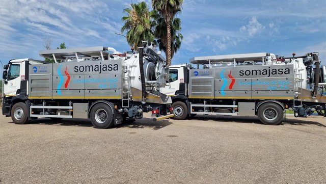 Imagen de los dos nuevos camiones