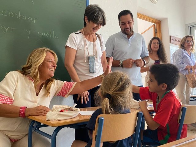 Visita a la escuela de verano del CEIP Cristo Rey