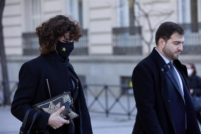 Archivo - La mujer del comisario jubilado José Manuel Villarejo, Gema Alcalá, a su llegada a la Audiencia Nacional.