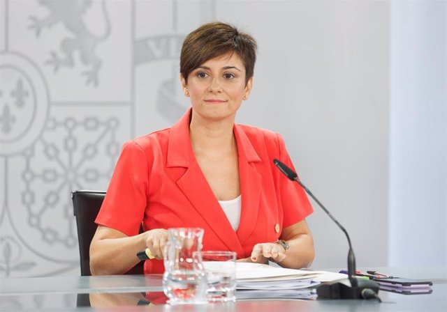 La ministra de Política Territorial y portavoz del Gobierno, Isabel Rodríguez, durante una rueda de prensa posterior a la reunión del Consejo de Ministros, en el Palacio de la Moncloa, a 18 de julio de 2023, en Madrid (España).