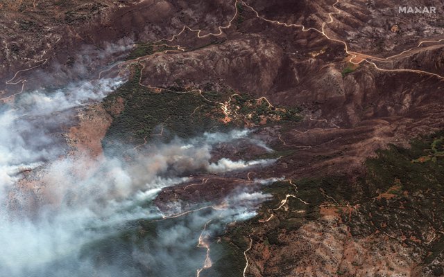 Imagen de satélite de los incendios en Corfú (Grecia)