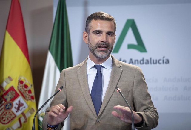 El consejero de Sostenibilidad, Medio Ambiente y Economía Azul y portavoz del Gobierno, Ramón Fernández-Pacheco, durante la rueda de prensa en el Palacio de San Telmo. A 25 de julio de 2023, en Sevilla (Andalucía, España). Como cada martes, el Consejo de 