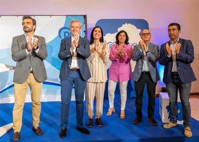 Rueda, junto con Prado, y los presidentes provinciales en la junta directiva del PPdeG.