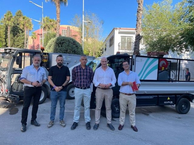 Presentación de la nueva maquinaria para la limpieza viaria