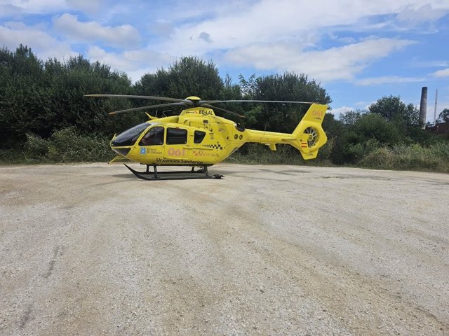 Helicóptero del 061 en Boqueixón