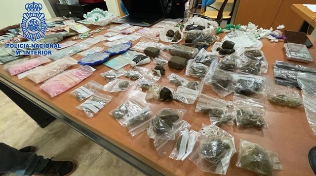 " La Policía Nacional Detiene A Un Hombre Que Tenía En Su Poder Grandes Cantidades De Droga En Su Habitación De Hotel "