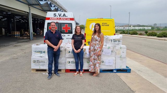 Imagen del acto de entrega del material que ha tenido lugar en las instalaciones de Hefame en Santomera (Murcia)