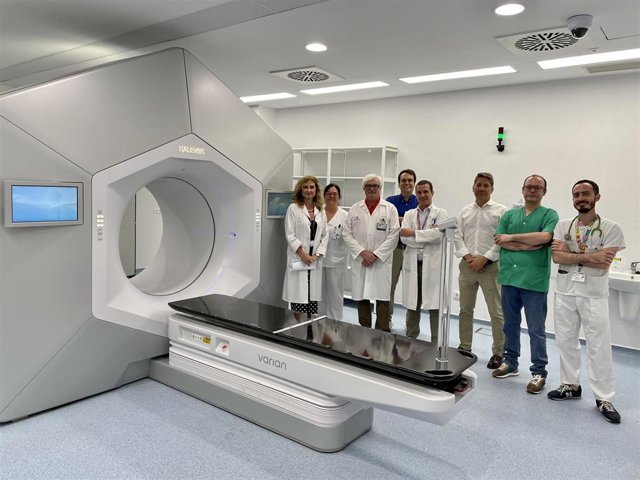 Acelerador de radioterapia de última generación instalado en el Hospital Virgen del Rocío de Sevilla.