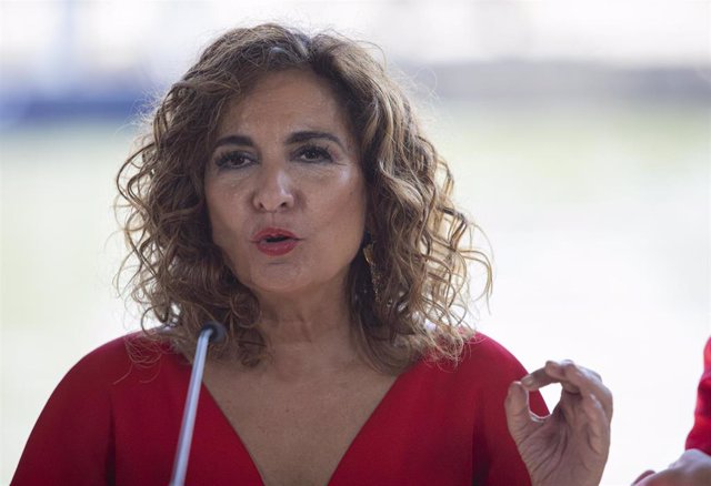 La vicesecretaria general del PSOE y cabeza de lista al Congreso por Sevilla, María Jesús Montero, durante una atención a medios a 21 de julio de 2023, en Sevilla (Andalucía, España).