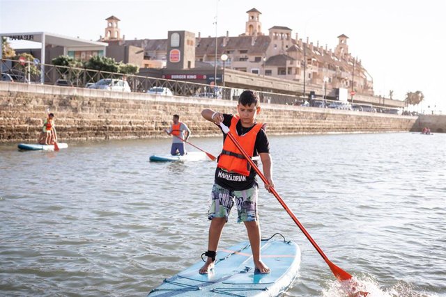 Bahía Sur, destino de ocio referente en agosto con conciertos, flamenco, teatro y aventuras al aire libre.